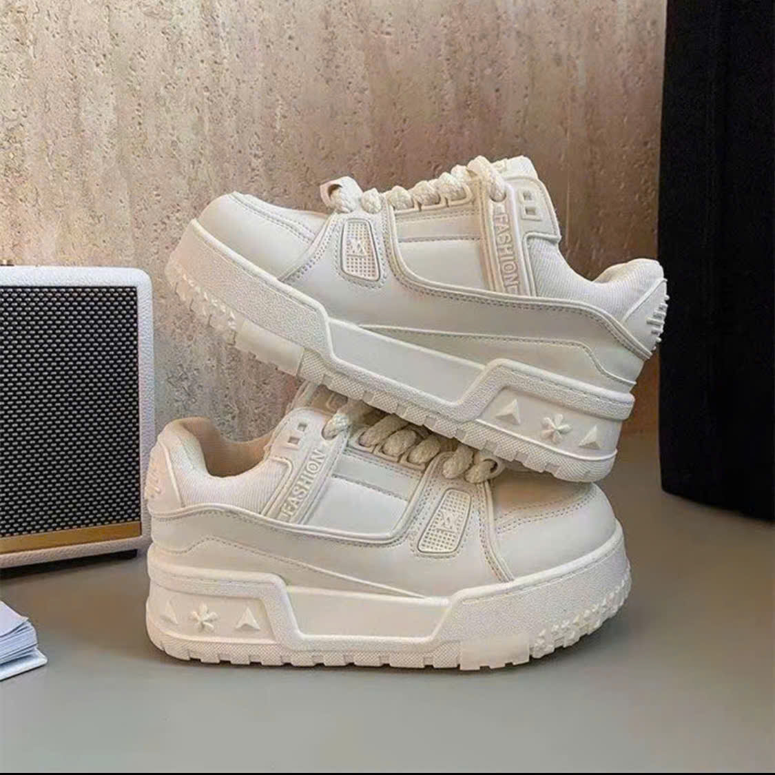 Women's flat-soled sneakers, model THNT021