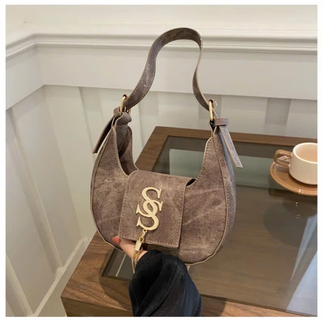 Women's clutch bag, crescent moon shape, Code THNT009