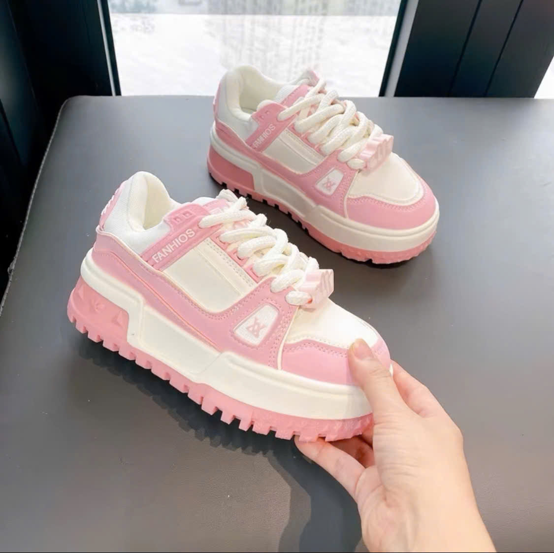 Women's flat-soled sneakers, model THNT021