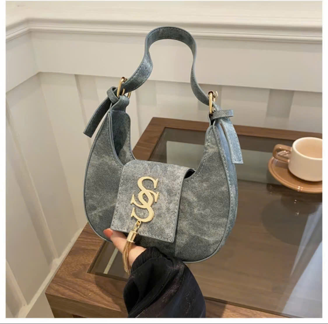 Women's clutch bag, crescent moon shape, Code THNT009