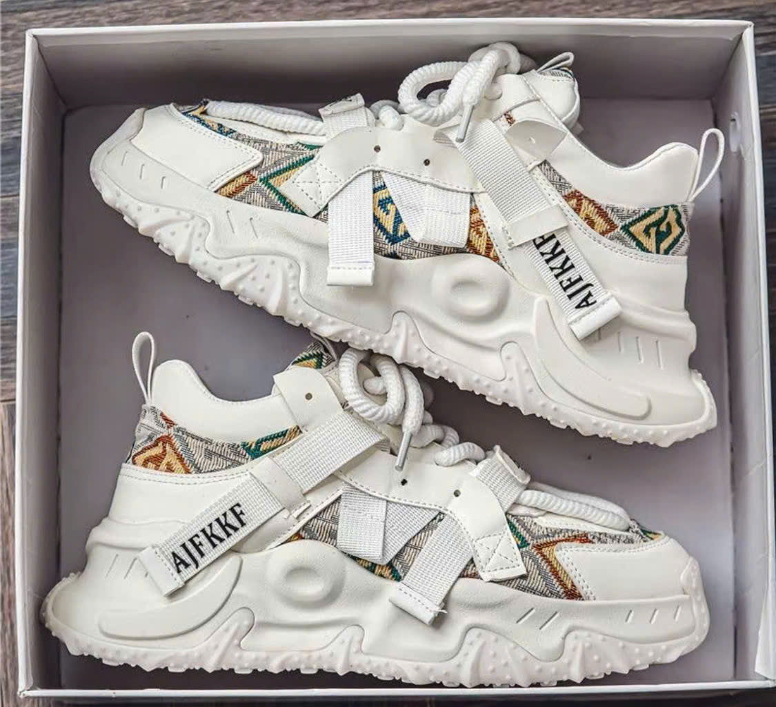 Premium men's flat-soled sneakers, model THNT040