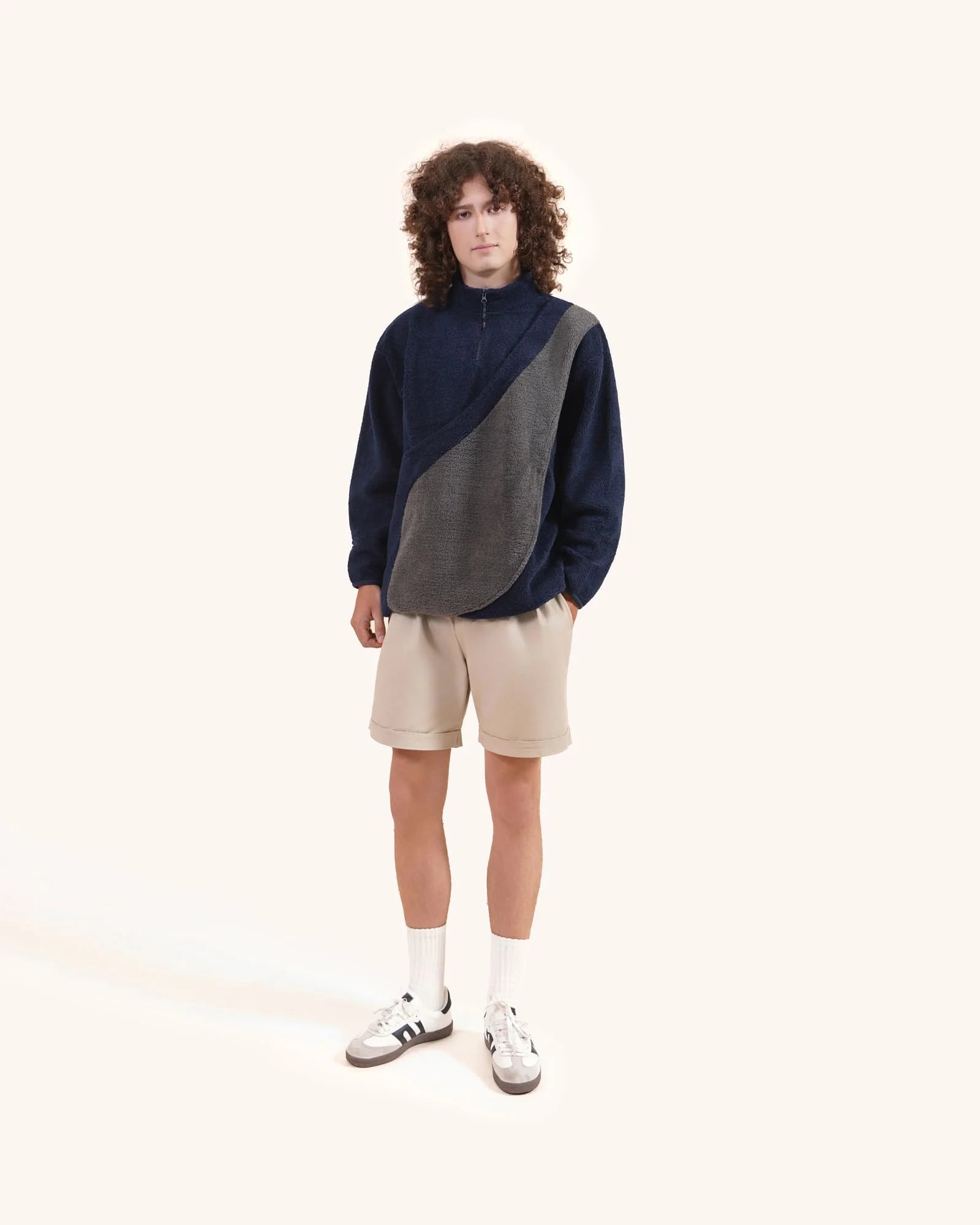 Màu xanh hải quân, Unisex - Áo len nỉ kèm túi kiểu kangaroo để đựng thú cưng.