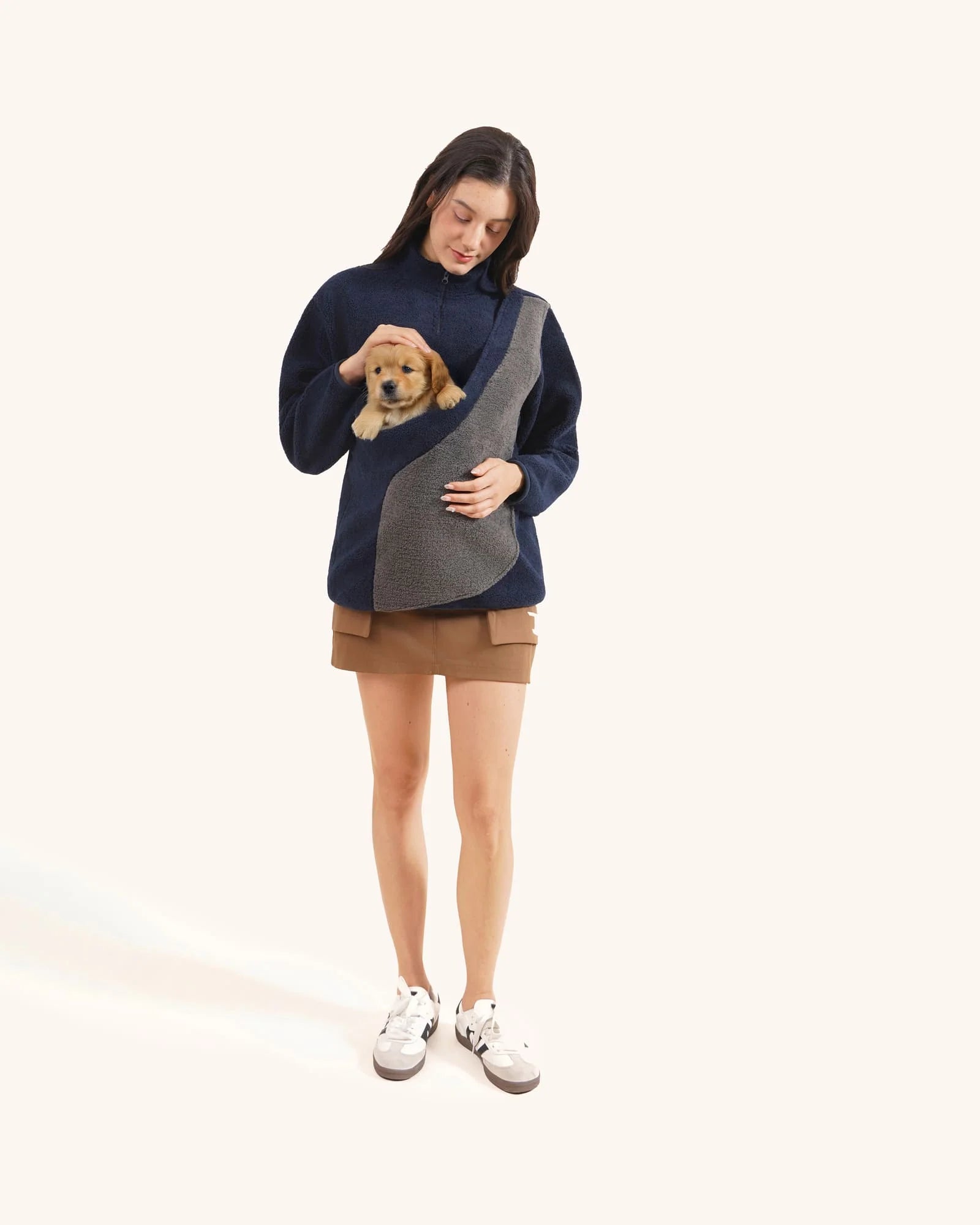 Màu xanh hải quân, Unisex - Áo len nỉ kèm túi kiểu kangaroo để đựng thú cưng.